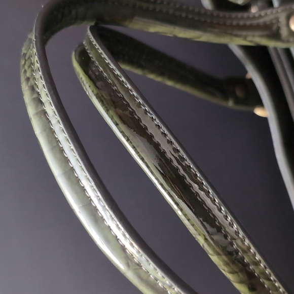 Liz Claiborne Large Dark Green Faux Croc Leather Shoulder Bag. - Picture 6 of 15